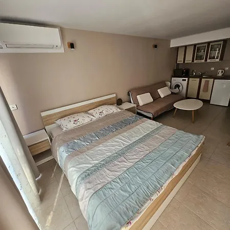 Treti Mart North * Primorsko